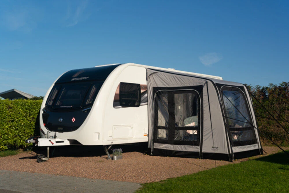 Vango Airbeam Vango Balletto Air 200 Elements Shield Caravan Awning (2023) - Image 4